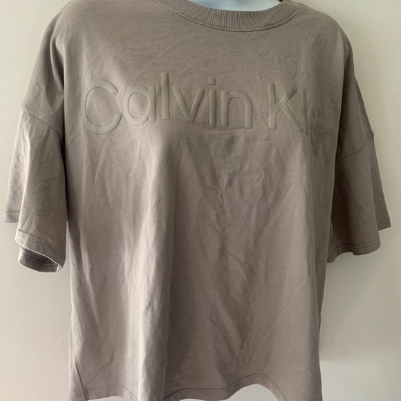 Calvin Klein Performance Logo Cropped Shirt - Picture 6 of 7